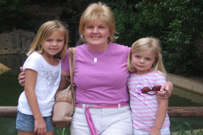 mom and daughters at the zoo on Jack and Jill Foundation WOW experience 