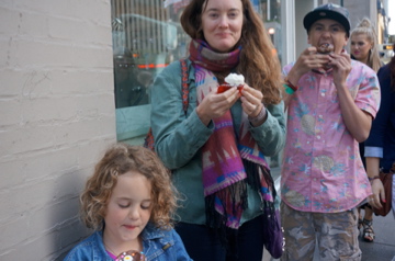 Jack and Jill Foundation family with cupcakes taking a late stage cancer timeout 