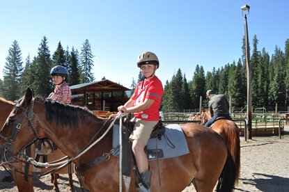 JAJF family horseback riding making inheritable memories 