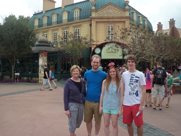 JAJF family in city courtyard the best part of memories is making them 