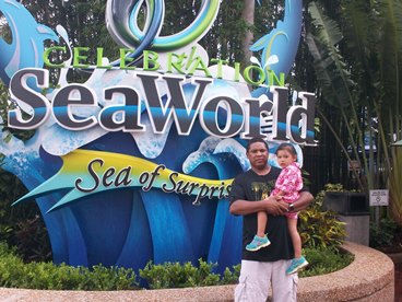 Jack and Jill Foundation family at Sea World sign 
