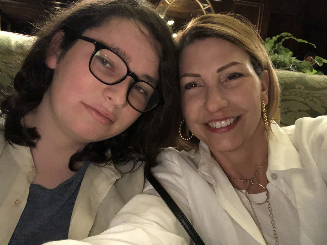 mom and daughter taking a selfie Jack and Jill Foundation WOW experience 