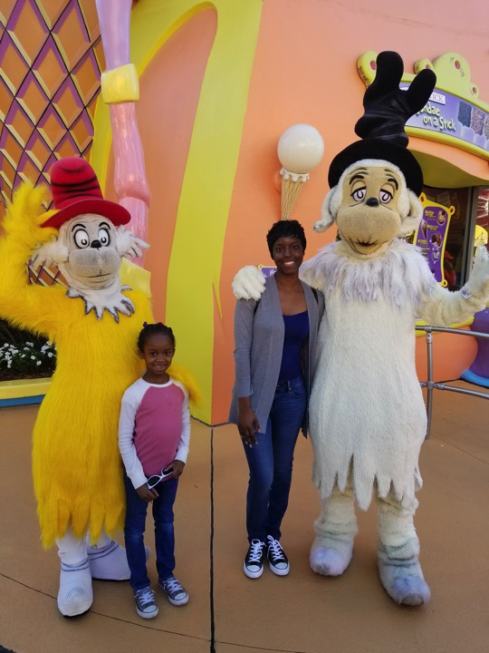 JAJF mom and daughter at Universal Studios enjoying The Power of WOW 