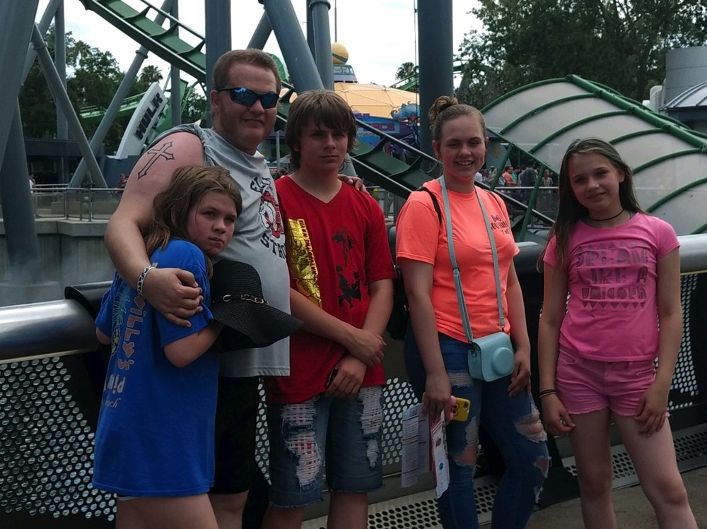 JAJF family at Hulk ride at Universal Studios enjoying WOW experience 